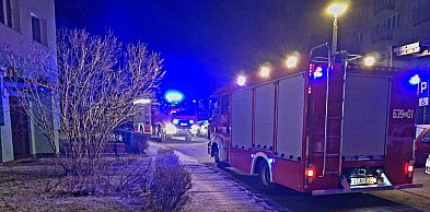 Tarnowskie Góry. Interwencja służb na Strzybnickiej. Starsza kobieta trafiła do sz