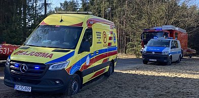 Pod kobietą załamał się lód! Akcja nad zalewem Nakło-Chechło