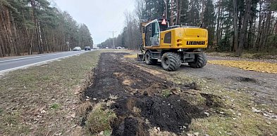 Porządkują dziki parking przy zalewie. Będzie płatny