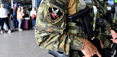 Lotnisko w Pyrzowicach. Mam materiały wybuchowe w bagażu!