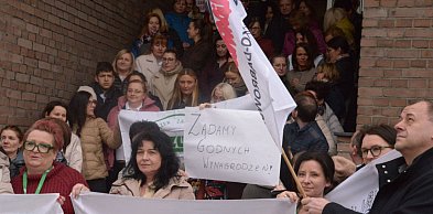 Miss Śląska z Radzionkowa, prokurator krajowy i odpady, mistrzyni pisanek