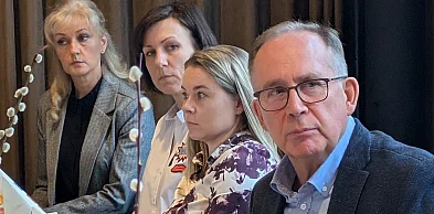 Tarnowskie Góry. Bytom. Zabrze.  Jedni klną, drudzy płaczą. Chorzy w kolejce