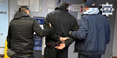 Przyłożył jej nóż do szyi i kazał jechać do Piekar Śląskich