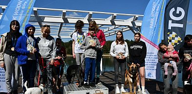 Biegi i podchody z psami nad Zalewem Nakło-Chechło