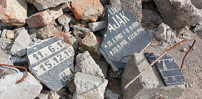 Tarnowskie Góry. Sterty odpadów przy hałdzie popłuczkowej