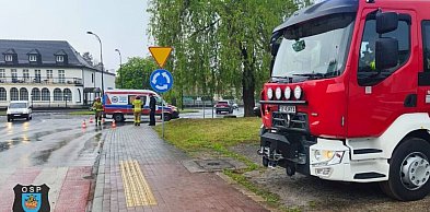 Motorowerzysta zaliczył upadek. Dlaczego?