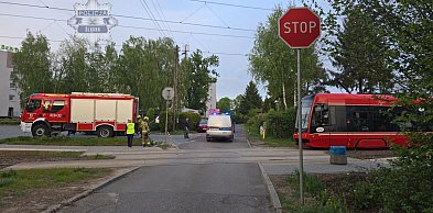 Wjechał prosto pod tramwaj. Nie przeżył