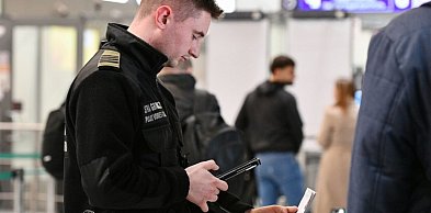 Lotnisko w Pyrzowicach. Bomba, granat i „bunt” w samolocie