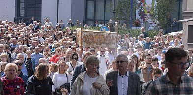 Tarnowskie Góry. Procesja Bożego Ciała na ulicach miasta