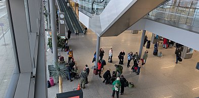 Ewakuacja w Pyrzowicach. W nocy setki pasażerów musiały opuścić terminal