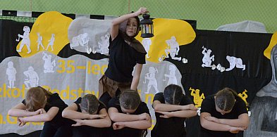 Szkoła Podstawowa nr 15 w Tarnowskich Górach świętuje 35-lecie [ZDJĘCIA]-66636