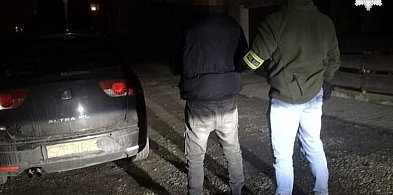 Jechał z zakazami, po amfetaminie i z tekturową tablicą rejestracyjną-66948