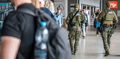 Awanturował się w samolocie i nie wrócił do domu