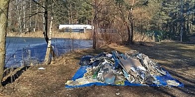 Poszukiwania sprawcy trwają. Może zapłacić sporo kasy