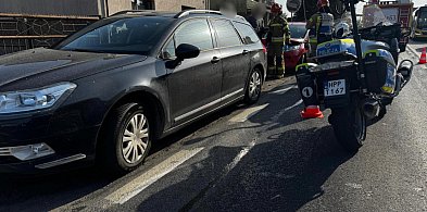 Powiat tarnogórski. Wypadek na krajówce. Kobieta przewieziona do szpitala