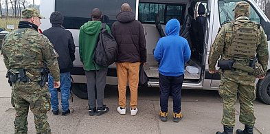 Powiat tarnogórski. Kontrola w firmie, 12 cudzoziemców z problemami