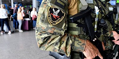 Lotnisko w Pyrzowicach. Mam materiały wybuchowe w bagażu!