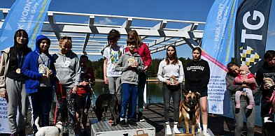 Biegi i podchody z psami nad Zalewem Nakło-Chechło