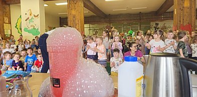 Młodzież zaraża pasją do nauki. W szkołach w Orzechu, Piekarach Śląskich