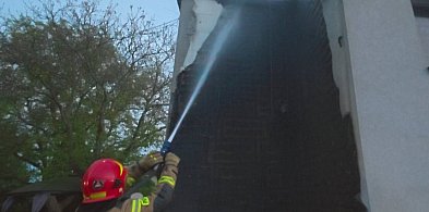 Powiat tarnogórski. Pożar domu, 5 strażackich zastępów w akcji