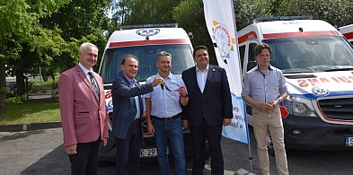 Oficjalne przekazanie ambulansu dla Wielospecjalistycznego Szpitala Powiatowego