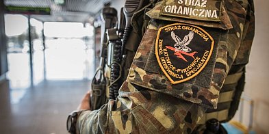 Lotnisko w Pyrzowicach. Poszukiwany i problemy sióstr-67017