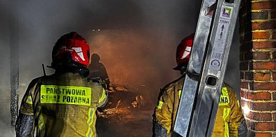 Z pożarem walczyło 30 strażaków
