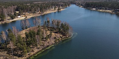 Sprzątanie nad zbiornikiem Nakło-Chechło. Wędkarze z Tarnowskich Gór...
