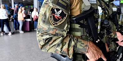 Lotnisko w Pyrzowicach. Mam materiały wybuchowe!