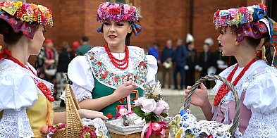 Radzionków. Wielkanocna tradycja w stroju regionalnym