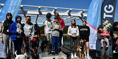 Biegi i podchody z psami nad Zalewem Nakło-Chechło