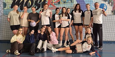 Koszykarki z SP 4 w Radzionkowie wśród najlepszych w województwie śląskim