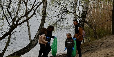 Zalew Nakło Chechło. Sprzątanie i strażackie manewry