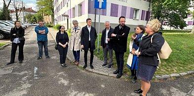 Posłowie na osiedlu Wieczorka. Po co przyjechali?