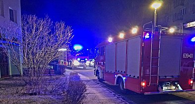 Tarnowskie Góry. Interwencja służb na Strzybnickiej. Starsza kobieta trafiła do...