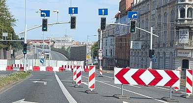 Pod estakadą w Chorzowie będą jeździć autobusy. Zmiany rozkładów jazdy