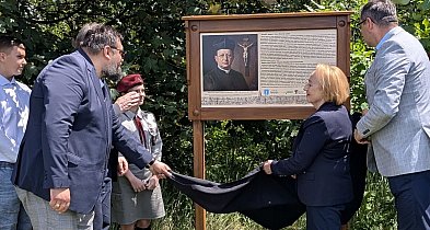 Radzionków, Szkała. Odsłonięto tablicę z wizerunkiem ks. Szymona Korpaka