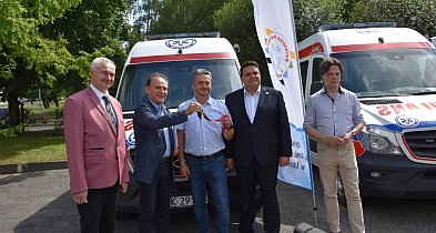 Oficjalne przekazanie ambulansu dla Wielospecjalistycznego Szpitala Powiatowego