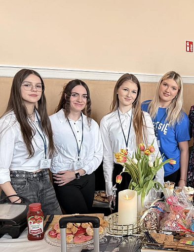 Tarnowskie Góry. Trwają targi edukacyjne w Chemiku