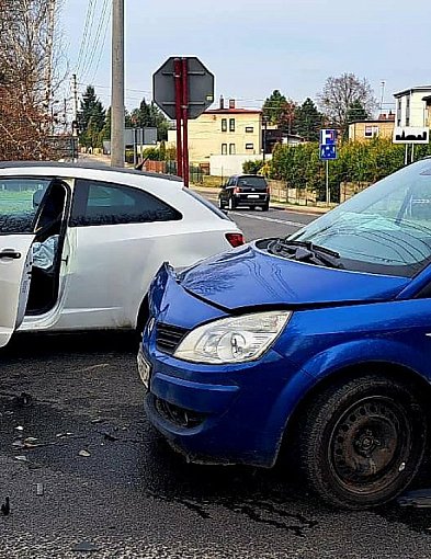 Pijani za kółkiem, zderzenie na skrzyżowaniu, senior… Kronika