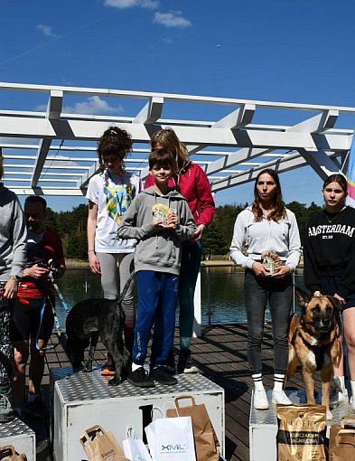 Biegi i podchody z psami nad Zalewem Nakło-Chechło