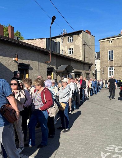 Tarnowskie Góry. Ogromne kolejki do specjalistów. Pacjenci zdezorientowani