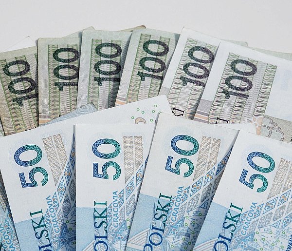 Rodzice muszą pamiętać o tej dacie. Chodzi o wypłaty 800 plus