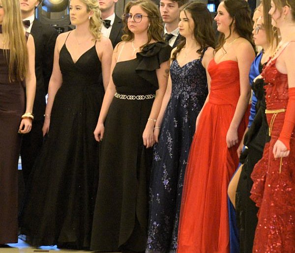 Bal maturzystów LO Sempołowskiej w Tarnowskich Górach. Elegancka...