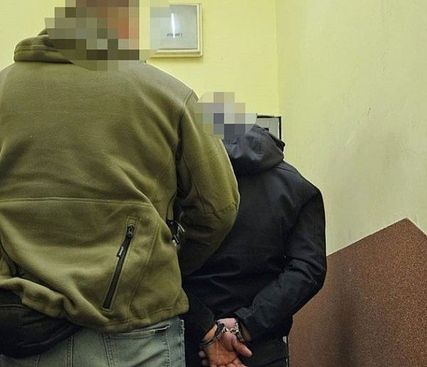 Kradzież w Biedronce w Tarnowskich Górach. Złodziej groził ochroniarzowi