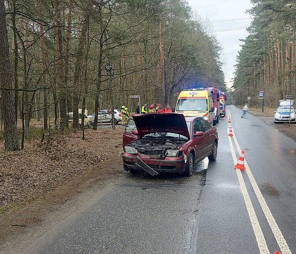 Powiat tarnogórski. Zderzenie aut, ruch wahadłowy