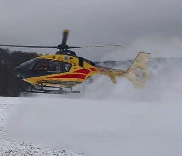 Tarnowskie Góry: Dachowanie samochodu na ul. Pyskowickiej. Lądował LPR