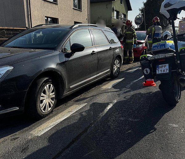 Powiat tarnogórski. Wypadek na krajówce. Kobieta przewieziona do szpitala