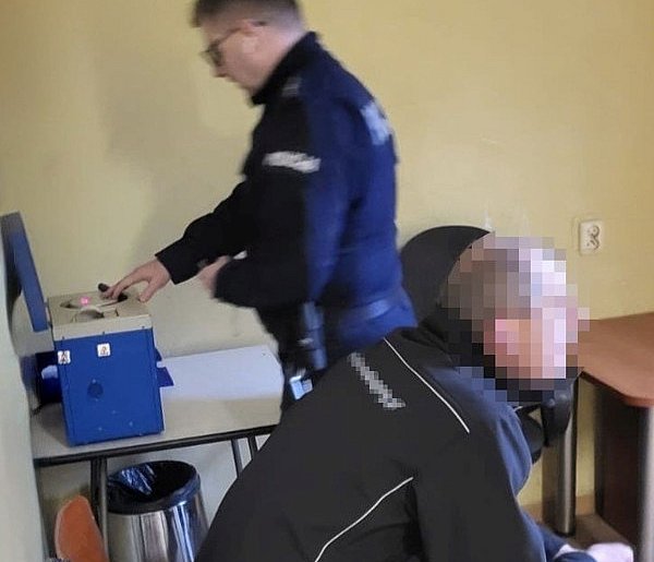 Tarnowskie Góry. Kompletnie pijany wsiadł za kierownicę! Zatrzymali go...