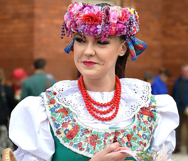 Radzionków. Wielkanocna tradycja w stroju regionalnym